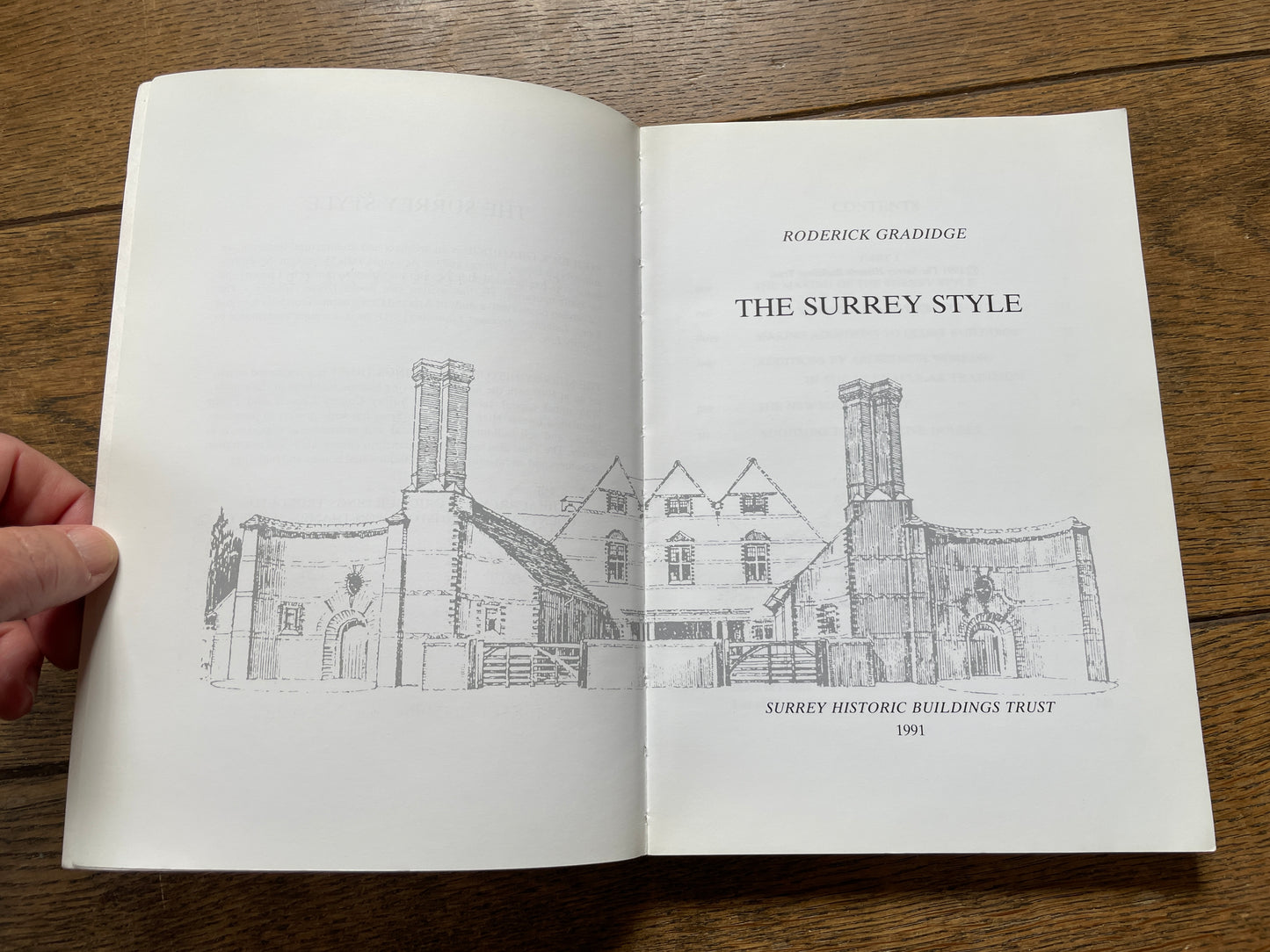 The Surrey Style by Roderick Gradidge