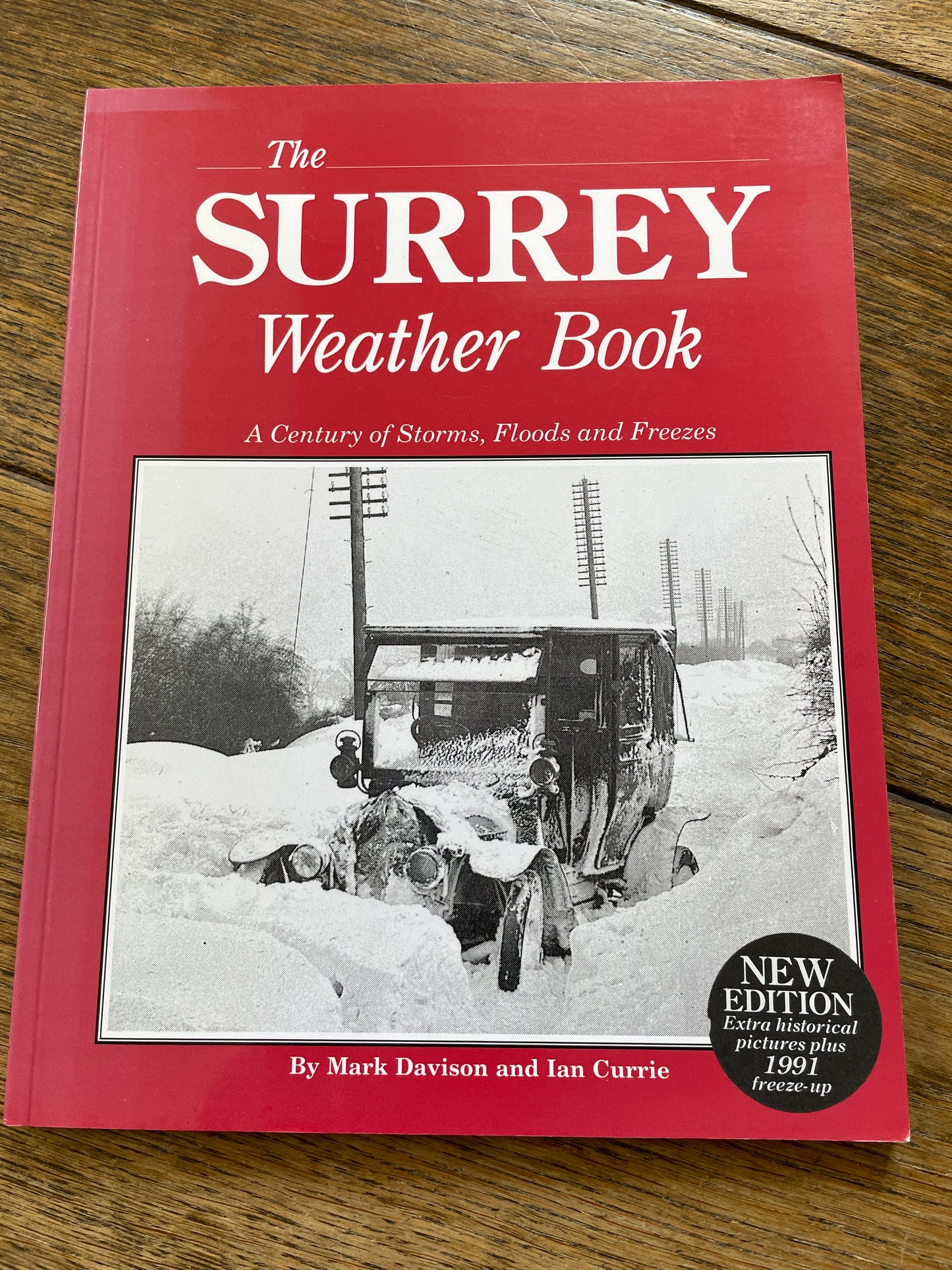 Surrey Weather Book by Mark Davison and Ian Currie